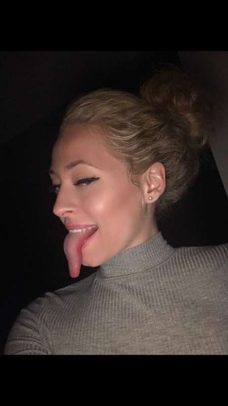 Long Tongue Thick lil Snowbunny pt1