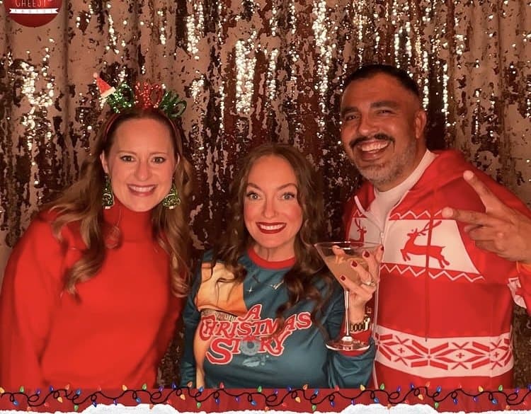 Bimbo Real estate agent is a cheater, SHARE SHARE SHARE