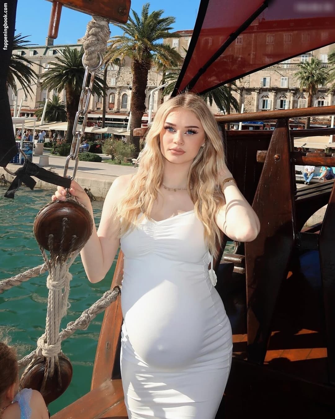 Jasmin Schneider pregnant