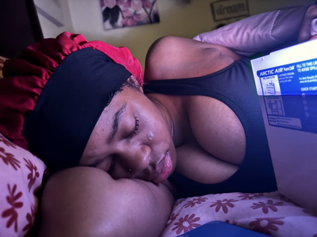 caught busty pyt lightskin sleeping with wedgie and no panties..i couldnt resist creeping