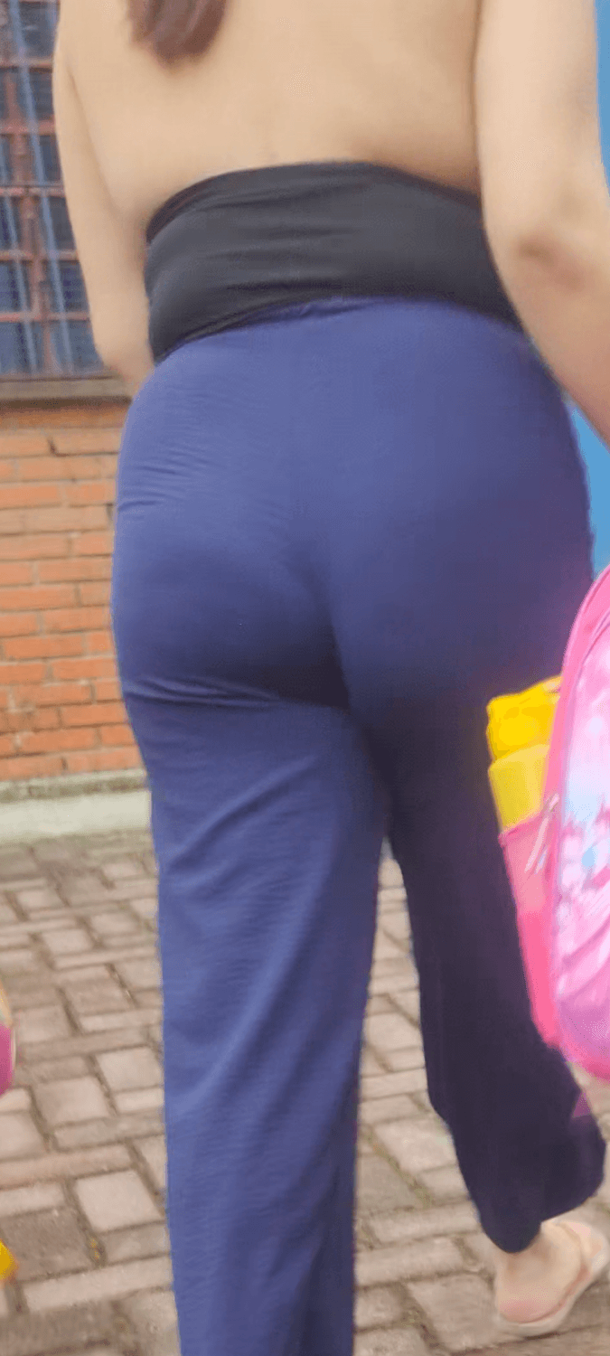 Serie Strangers Butts - 001 Big ass mom