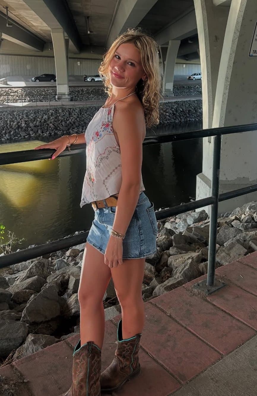 Teen Gabbie will get you leaking