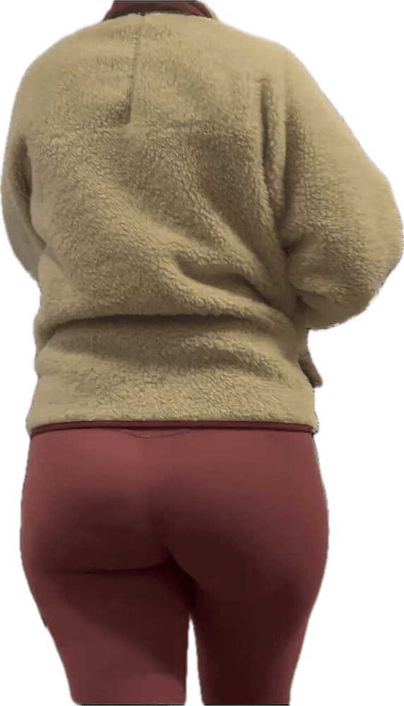 Insane booty jiggle on this blonde milf ??