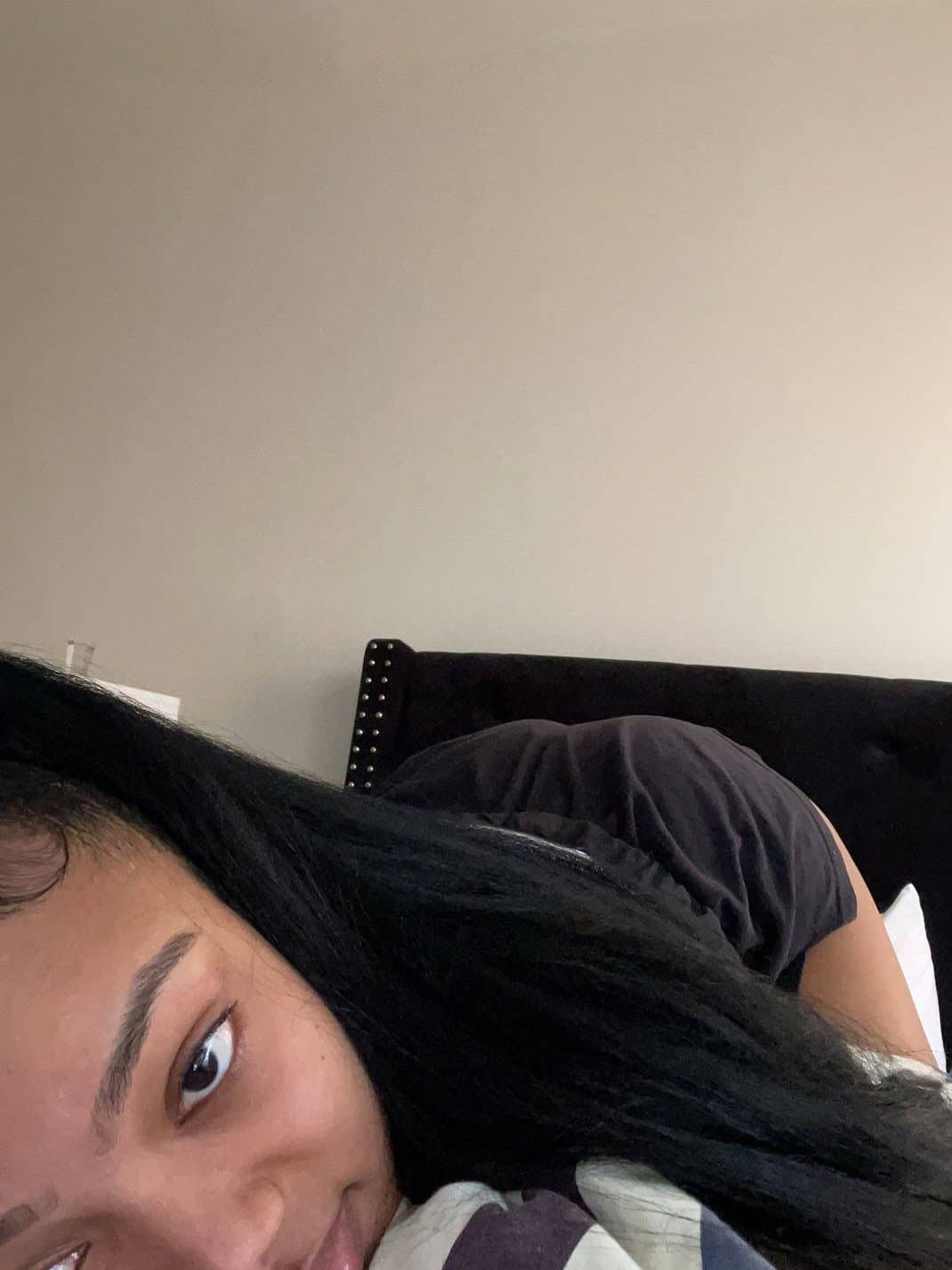 Click to view full size Step Sis Keep Sending Teasing Vids After Catching Me Fapping To Her BSF Gets Me Hard at School