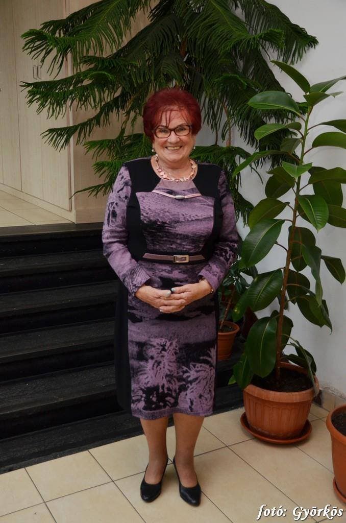 Hungarian Granny Maria want to suck that young cock