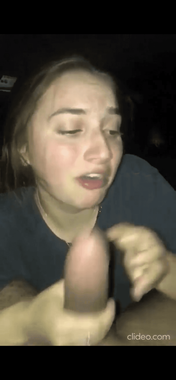 Aliana giving head for money in car