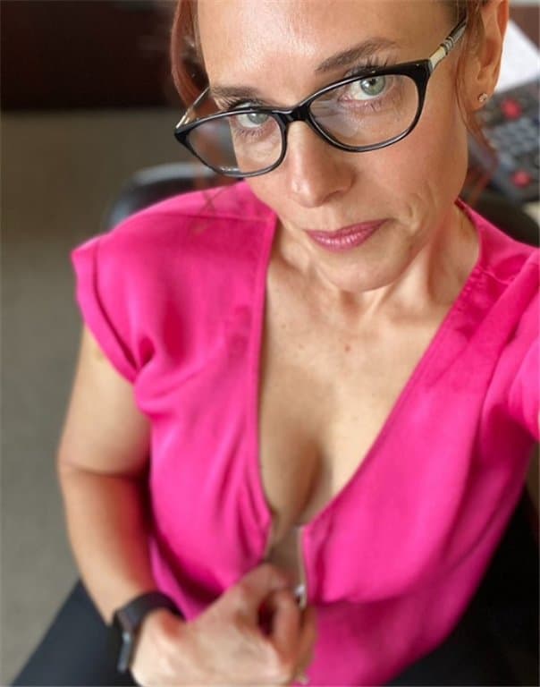 Click to view full size Dominique