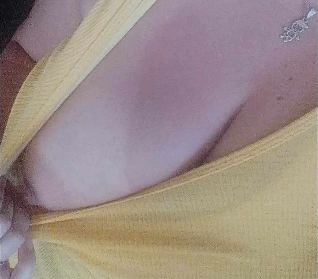 Hermosa MILF madura latina amateur de enormes tetas leaked pack