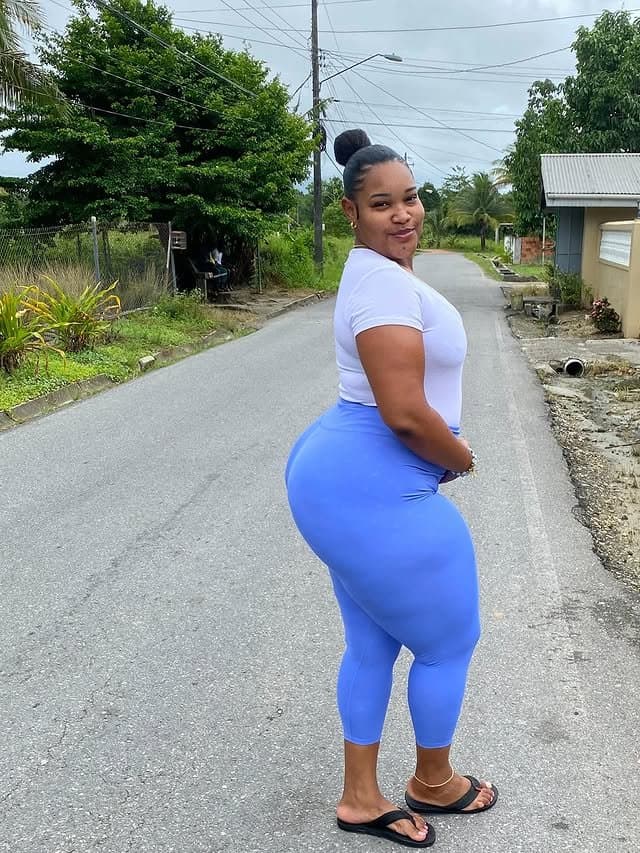 Heavy Weight amazon Big booty