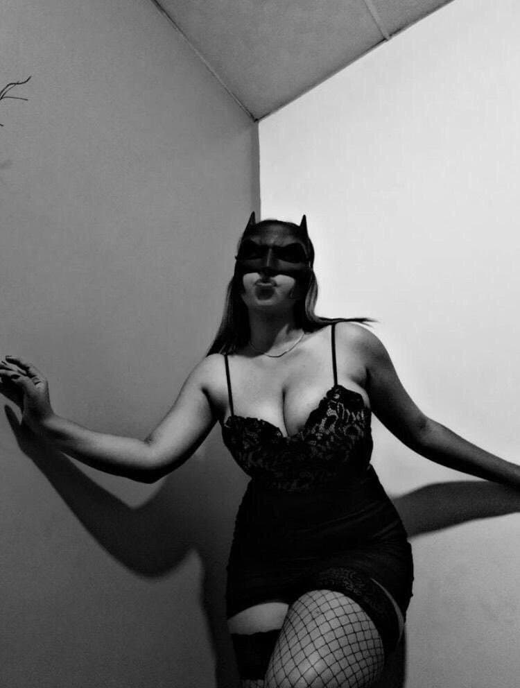 Young girl with Giants tits