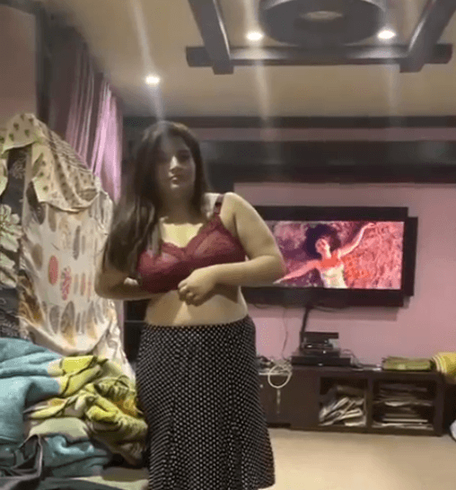 Click to view full size Pakistani BBW Girl Mujra Dance Nude