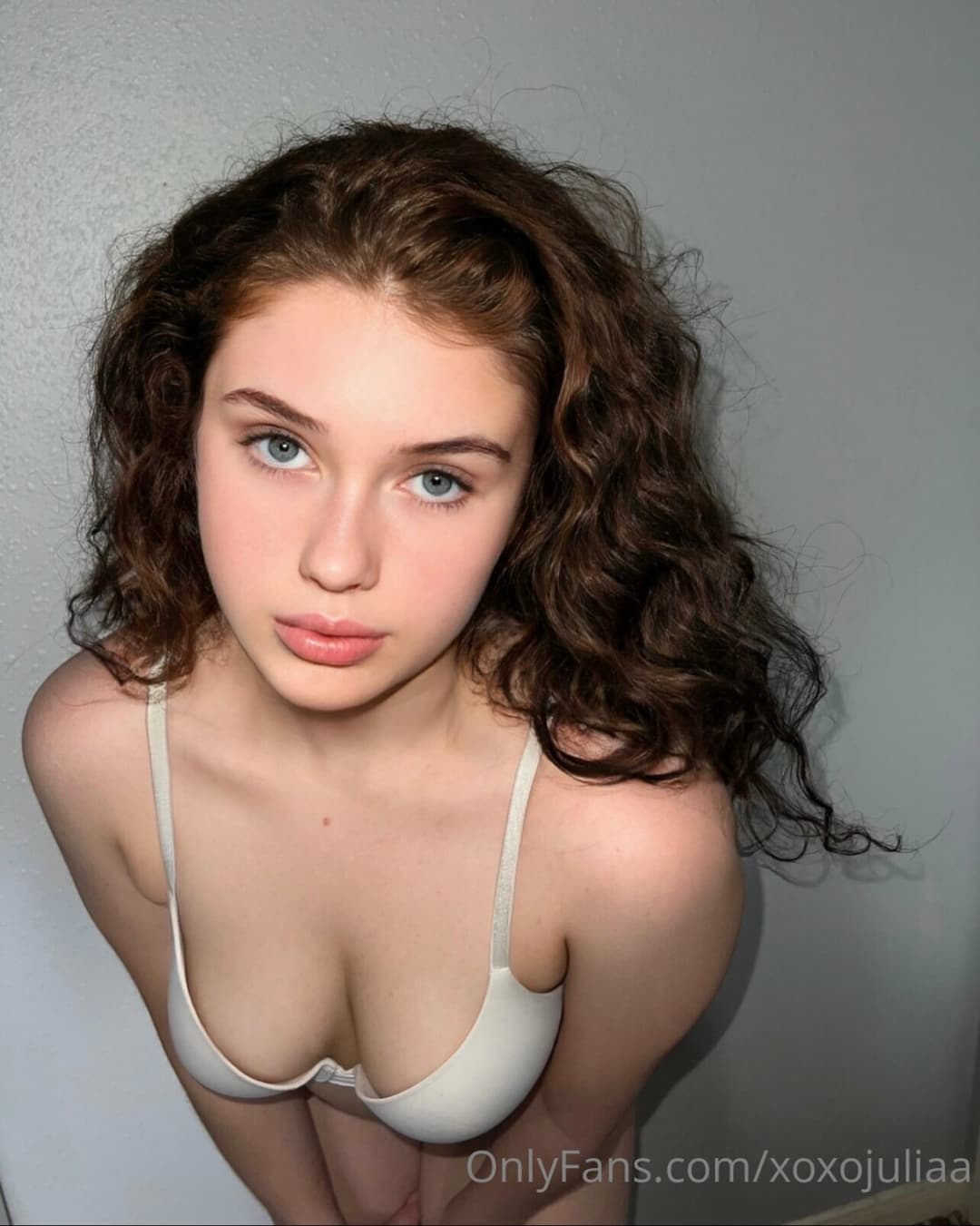 Xoxo Juliana (VISIT MY PROFILE)