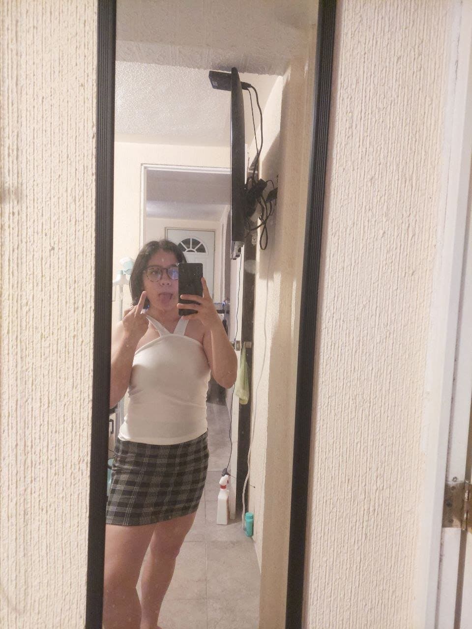 Blanca puta exhibida por cornudo