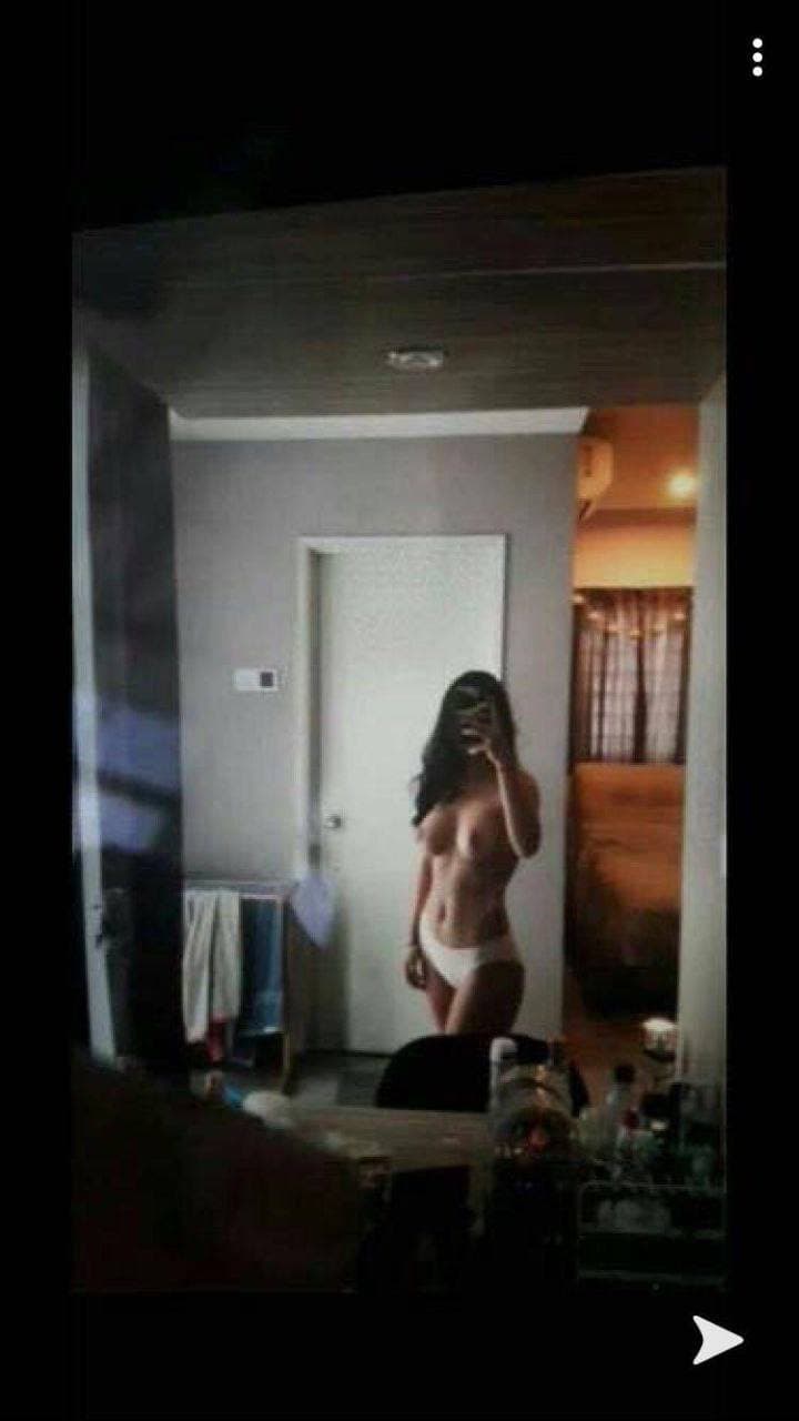 Desi South Indian Rich Very Beautiful Cute Instagram Influencer Homemade Full Nude Show Selfie