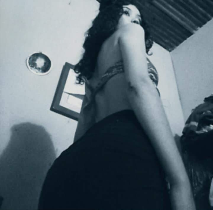 Esta puta pide dinero y recargas, dice que hara cualquier cosa y despues bloquea, lleguenle con todo