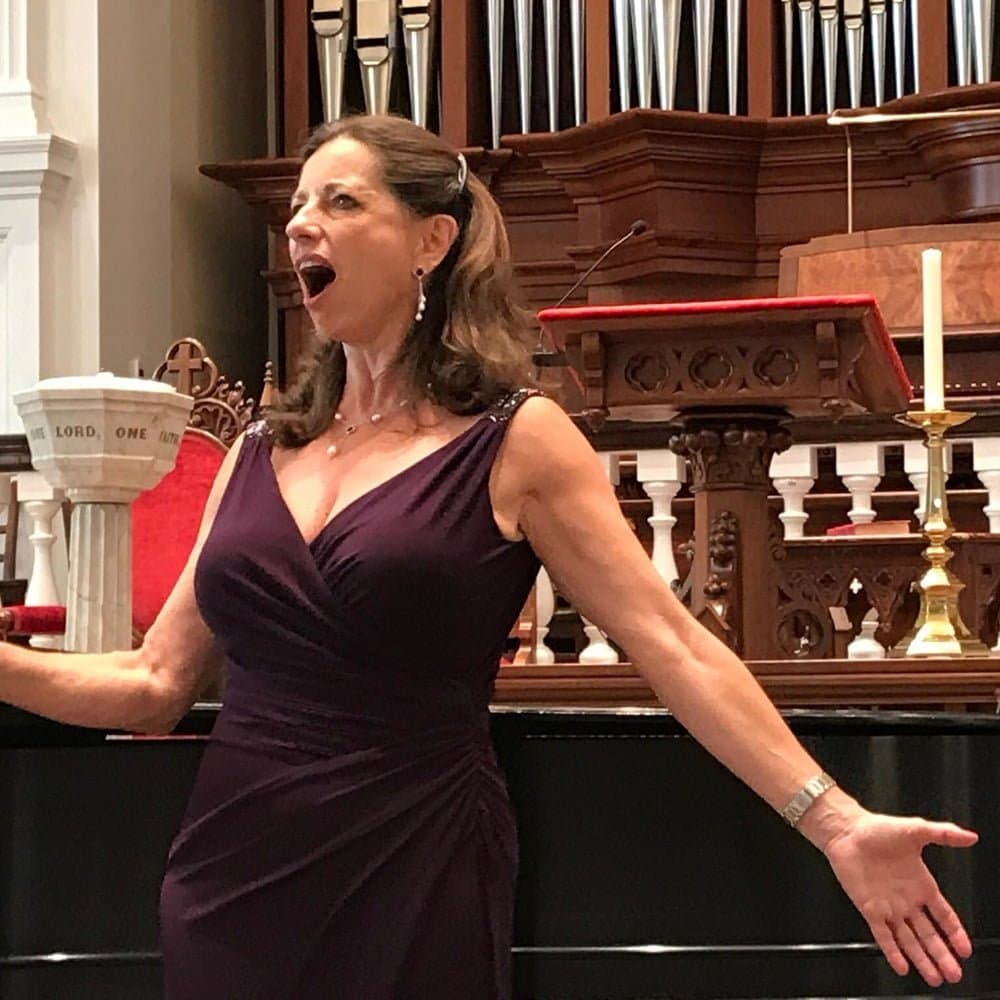 Perfect body GILF loves nude beaches