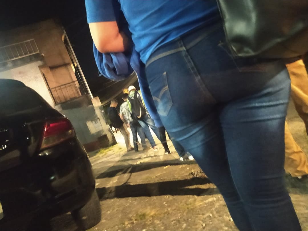 Mature on Bus stop ?