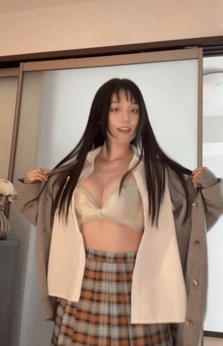 Chinese Girl dancing naked