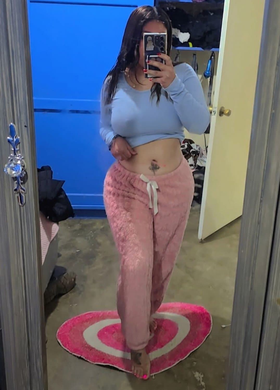 Hotwife love to Exposé her perfect Toes