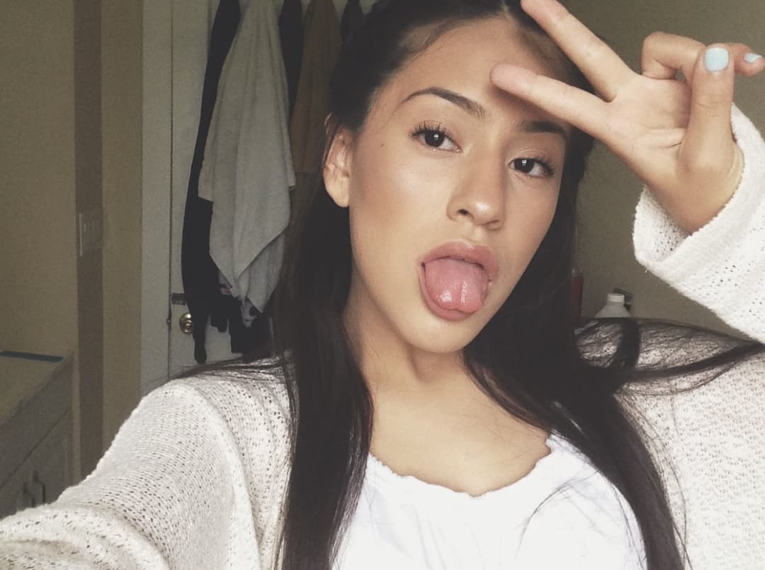 Latina teen cutie forgot to logout Snapchat on campus computer