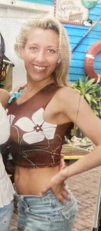 Fun milf shows the internet how much she loved getting naked on camera & in public