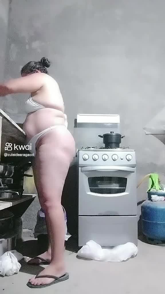 coroa do kawaii se exibindo