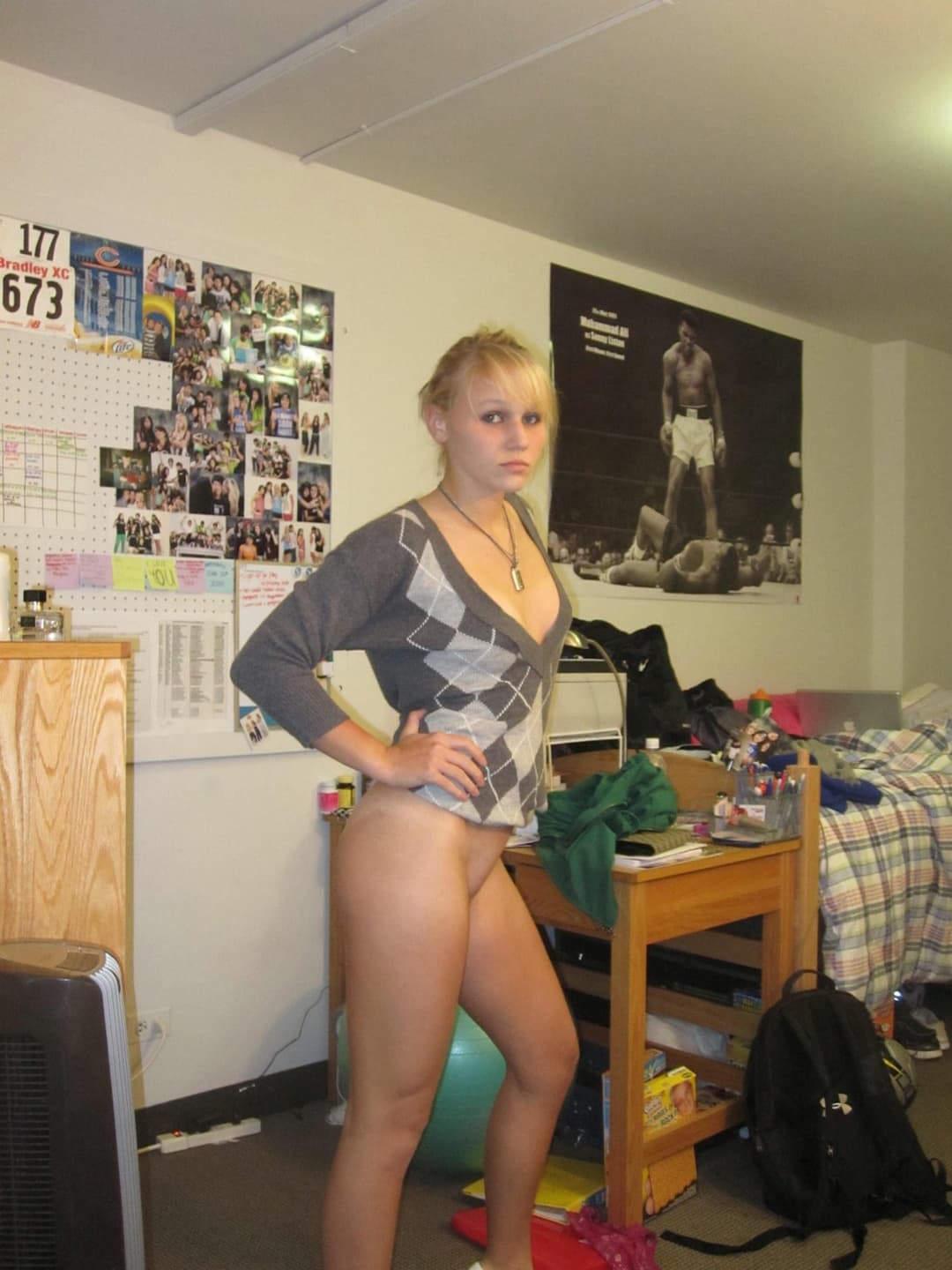Click to view full size DePaul Coed with Small-tits Leaked