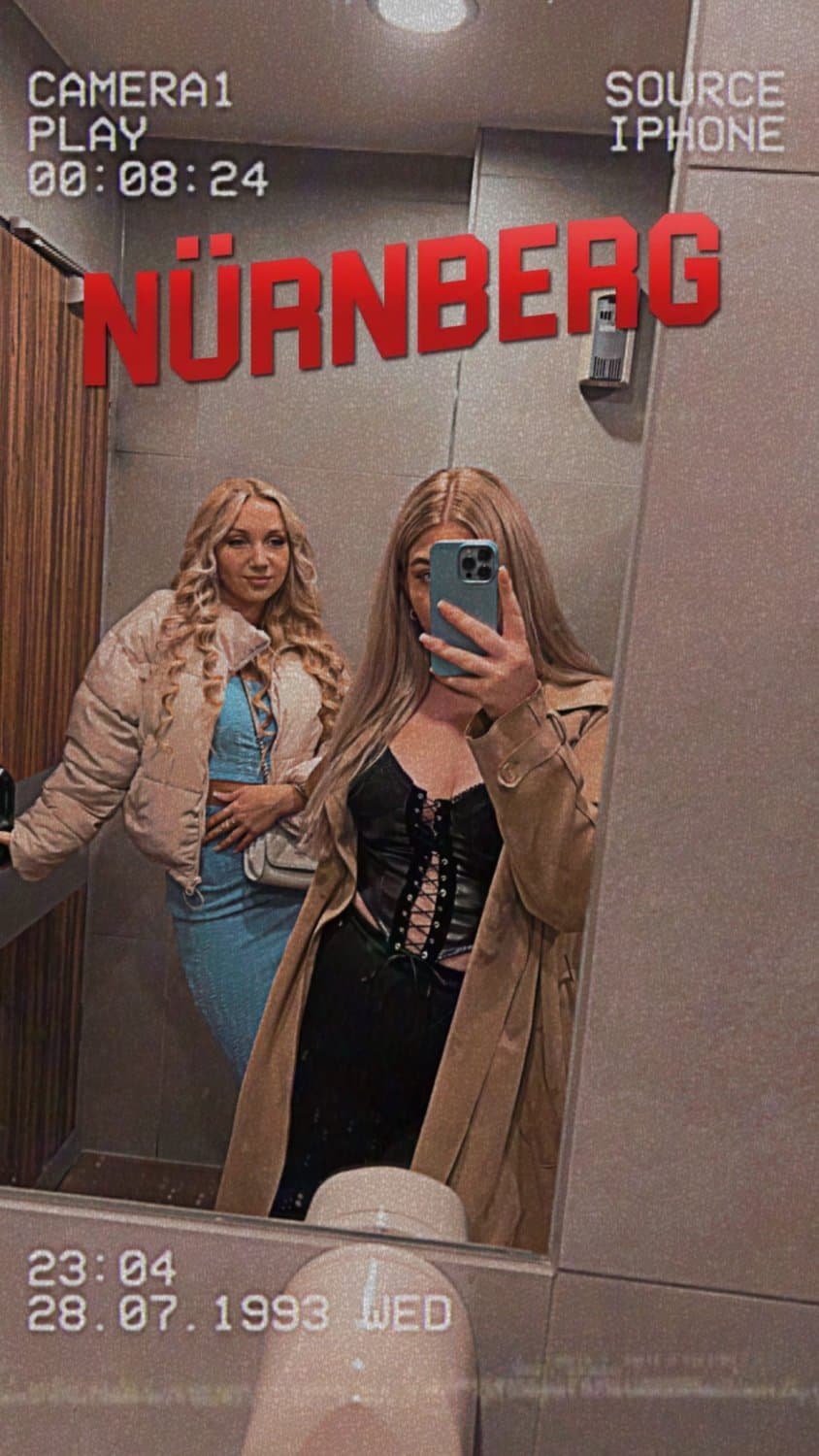 Elisa, 20, German + Swedish