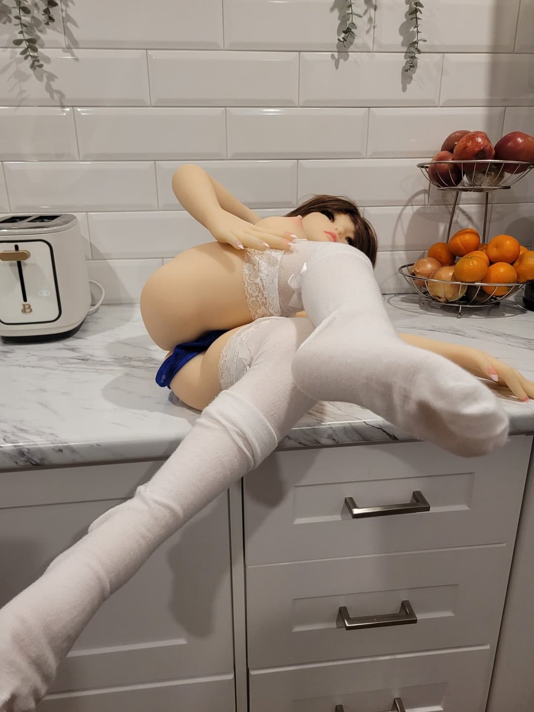 SLUTTY LINGERIE BABE IN KITCHEN