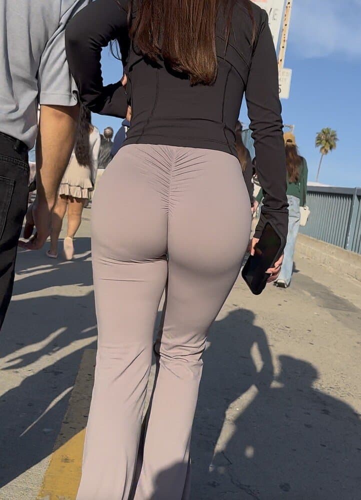 At the pier slim thick Latina with a fat fucken ass especially with those leggings ass was to fat