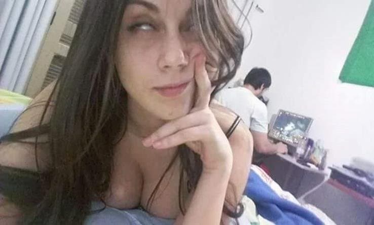 Click to view full size CORNO SÓ QUIS SABER DE JOGAR LOL E NOVINHA MANDOU NUDES PRO AMANTE