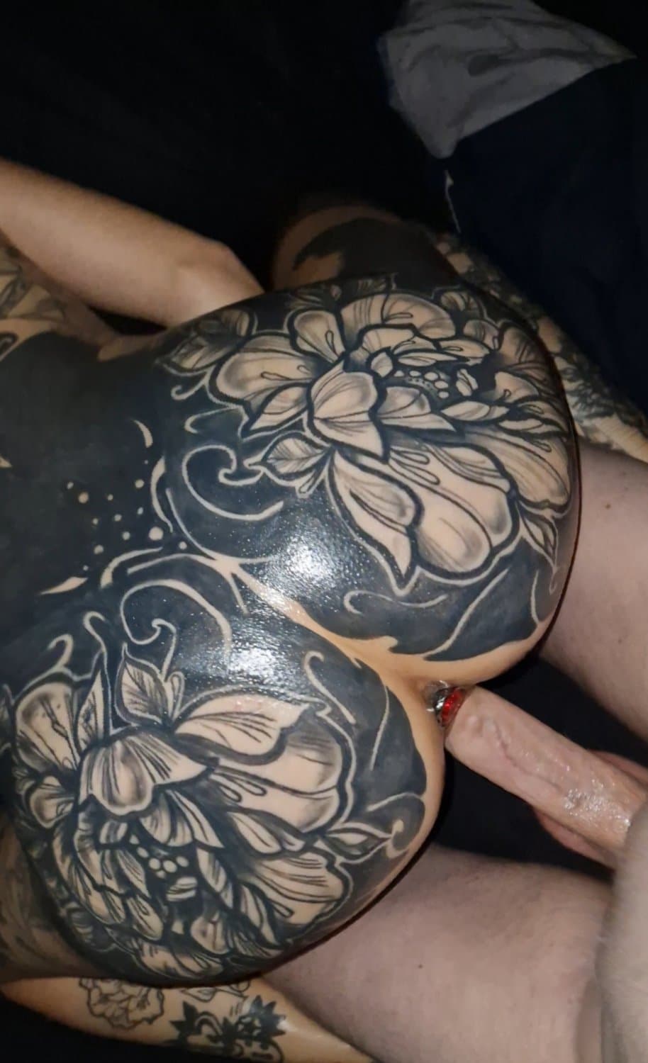 Sarah 33 is a hot goth slut. Pawg getting fucked by a big cock. Anal plug DP. Kik bbc