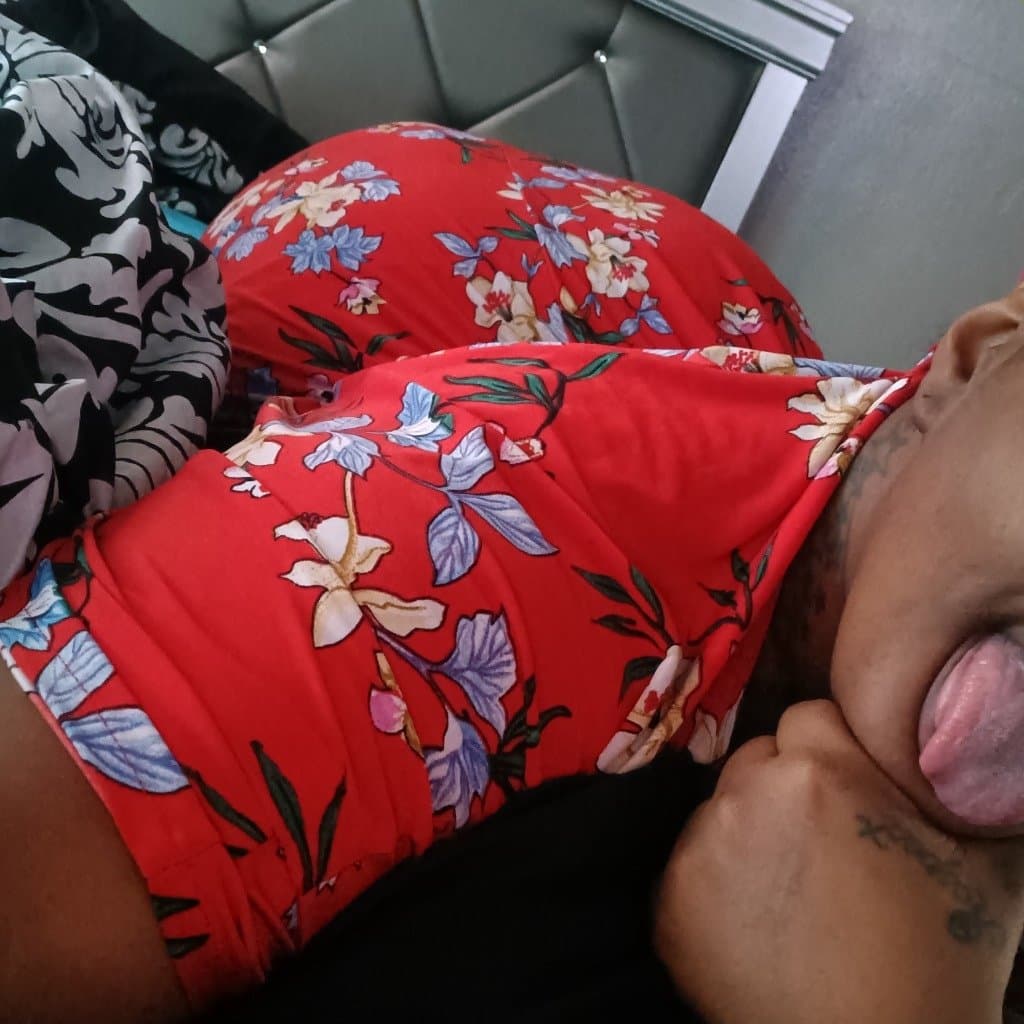 THICK BiG BOOTY MATURE EBONY MOM. MILF COUGARS phone leaked real camera roll