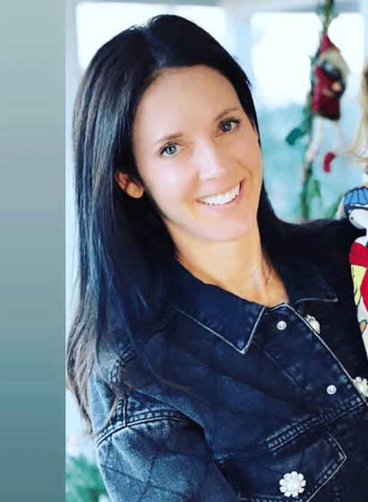 When you have a Hot GF.. But you still Cheats, with your Divorced Middle Aged Friend