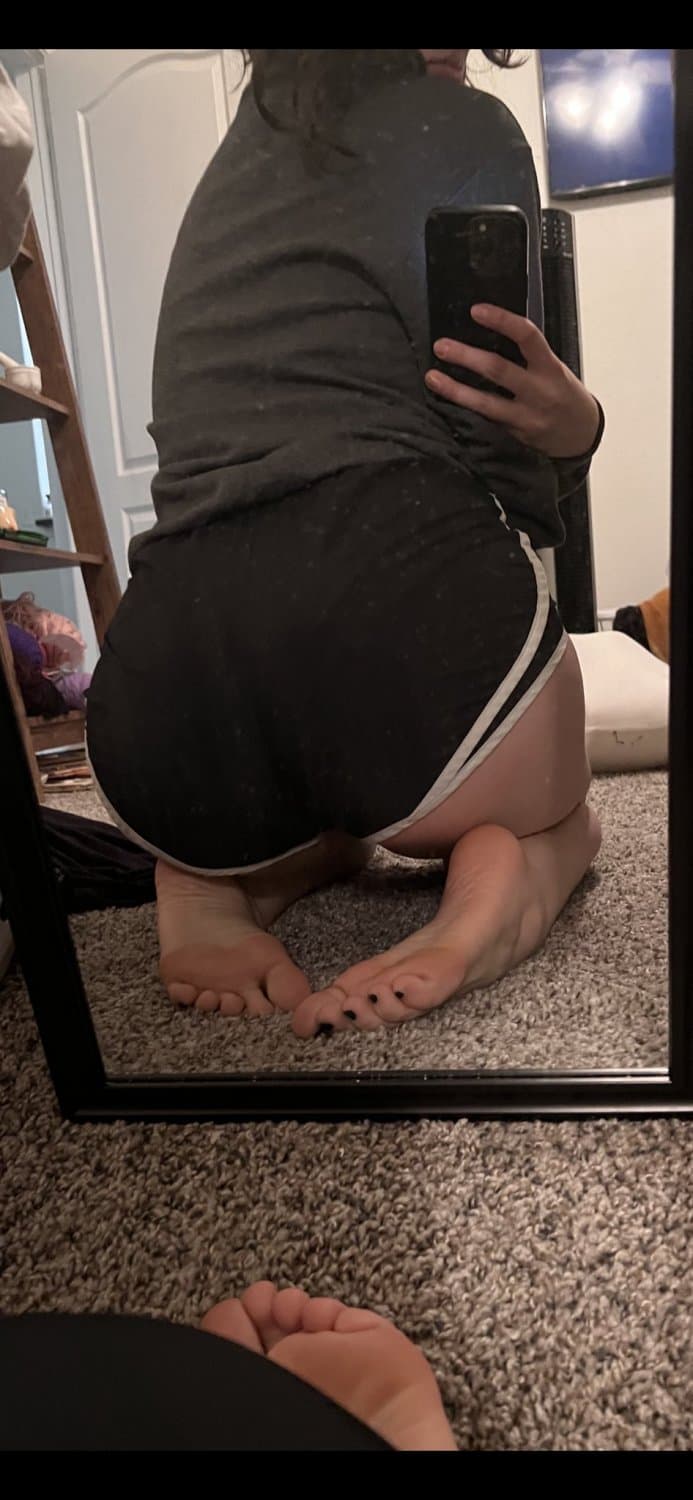 Cutie teen plays with her dildo