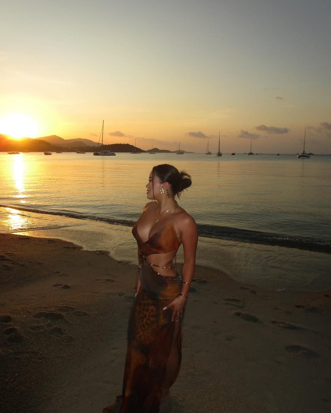 Sexy busty ABG teen Elly