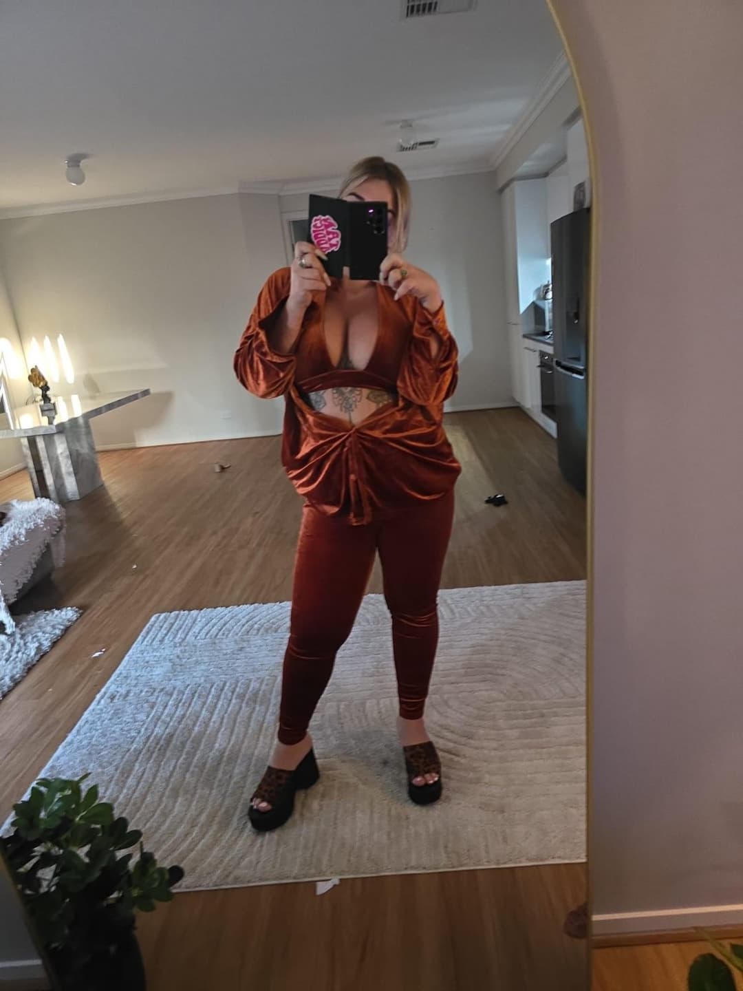 Sexy Blonde Aussie Slut Emily Collins Loves To Show Off Her Body