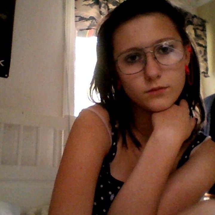 SKINNY EMO SLUT ALLY BEGGING FOR HUGE ROPES OF CUM