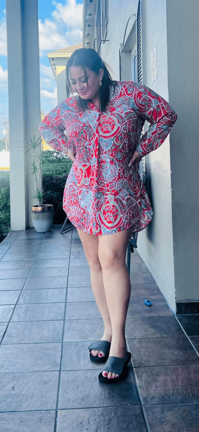 Sexy Latina milf with cute feet toes and big tits