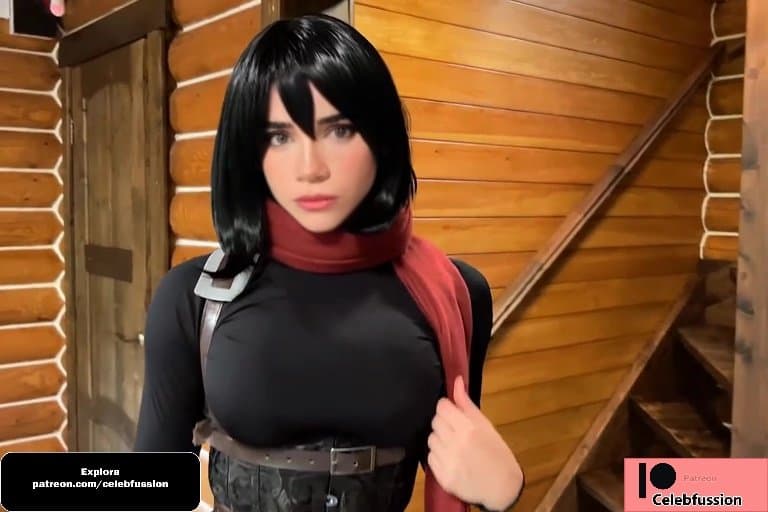 Le dan por el culito a Alana Flores vestida de Mikasa - Extendido