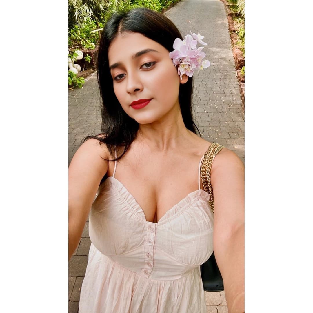 Tinder Indian Girl Leaks Videos And Photos Cute BHig boobs Busty Girl