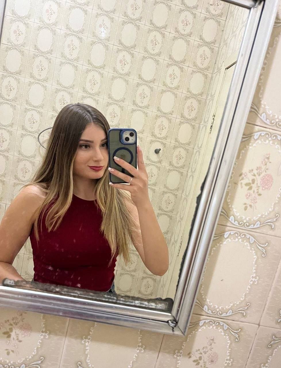 Click to view full size VAZOU NOVINHA NINFETA SAFADA CAVALGANDO GOSTOSO