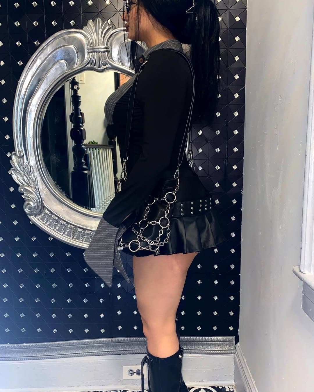 All natural goth baddie flashes fat tits