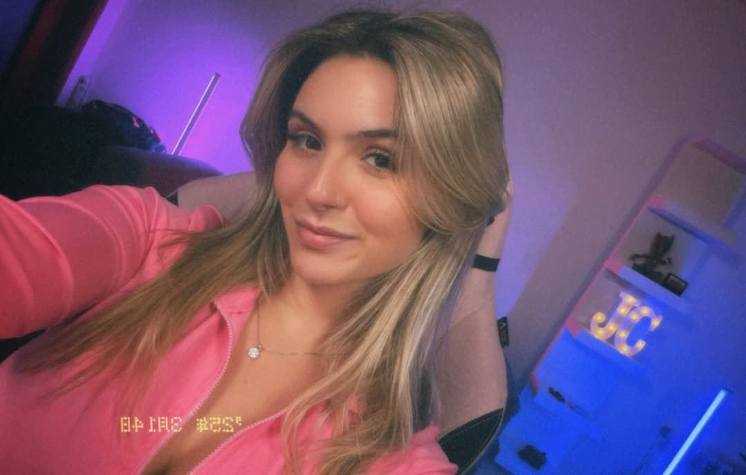 You need to play with your babygirl from time to time