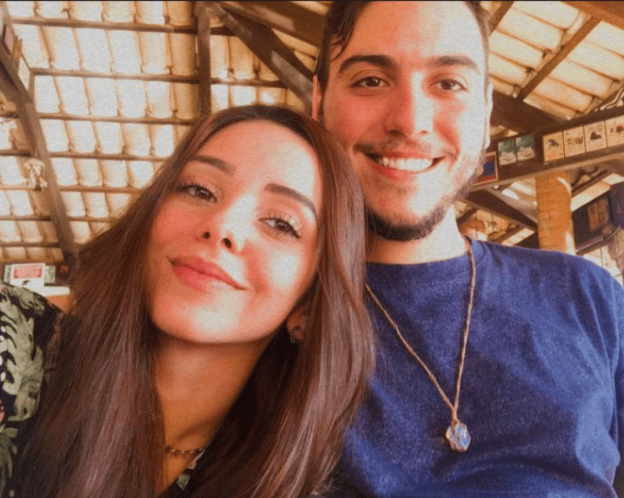 princesa foi vazada chupando muito o pau do namorado