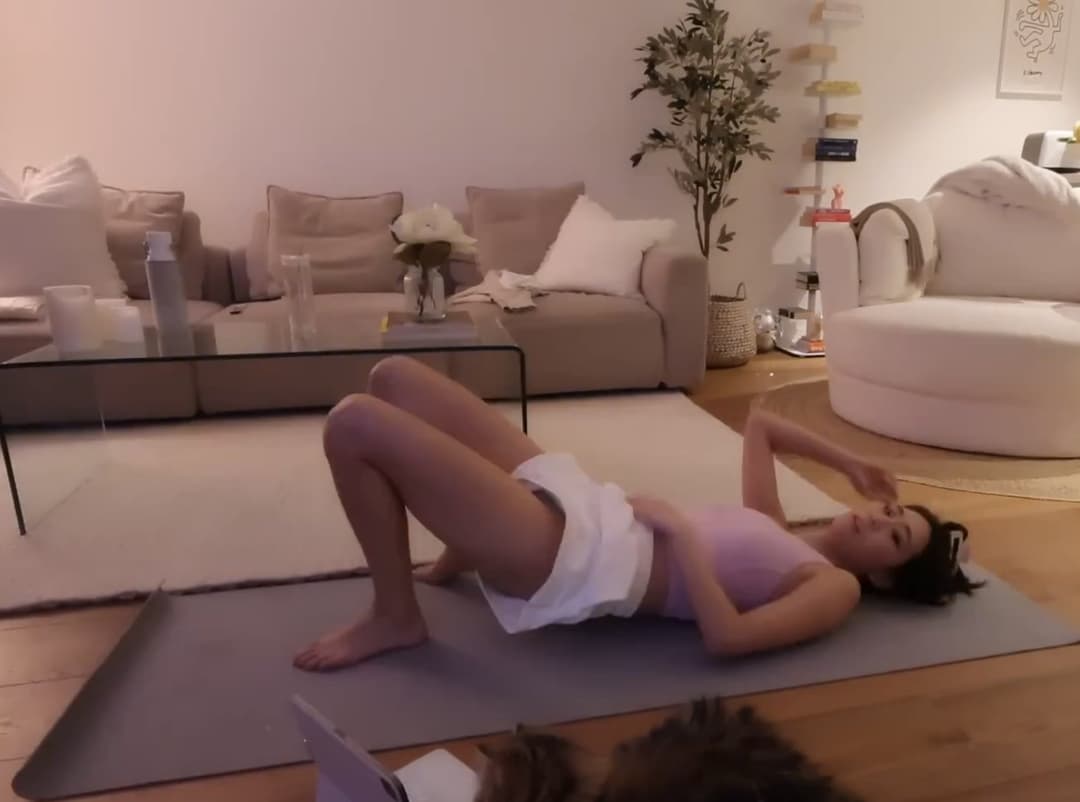 Cheeky home workout for daddy