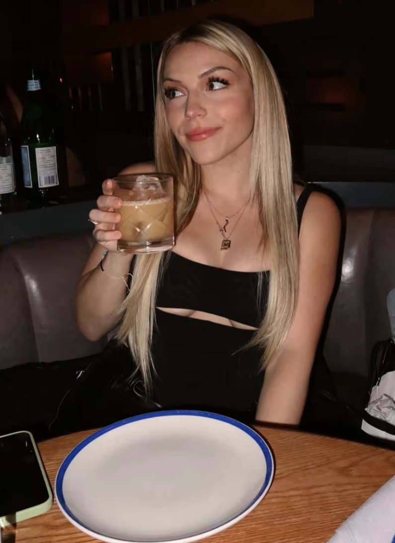 Dumb fuckin slut just blocked me bc I told her I was goonin to her, fuck her & fuck her desi friend