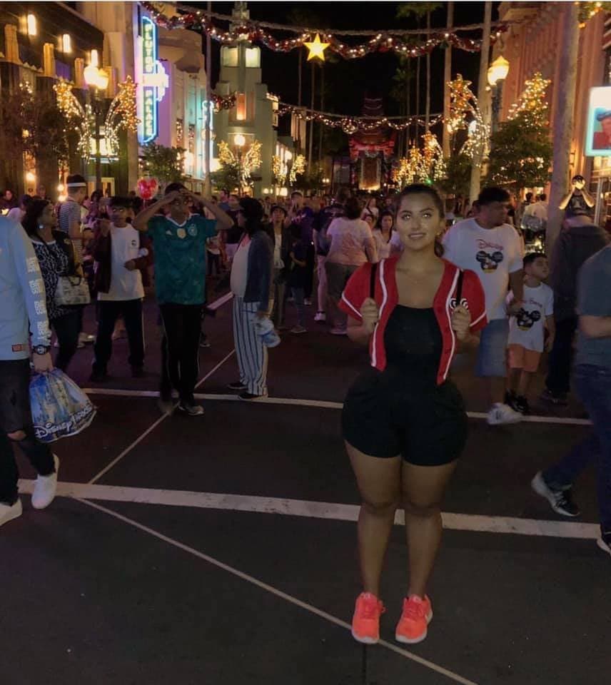 Click to view full size Thic Desi goddess