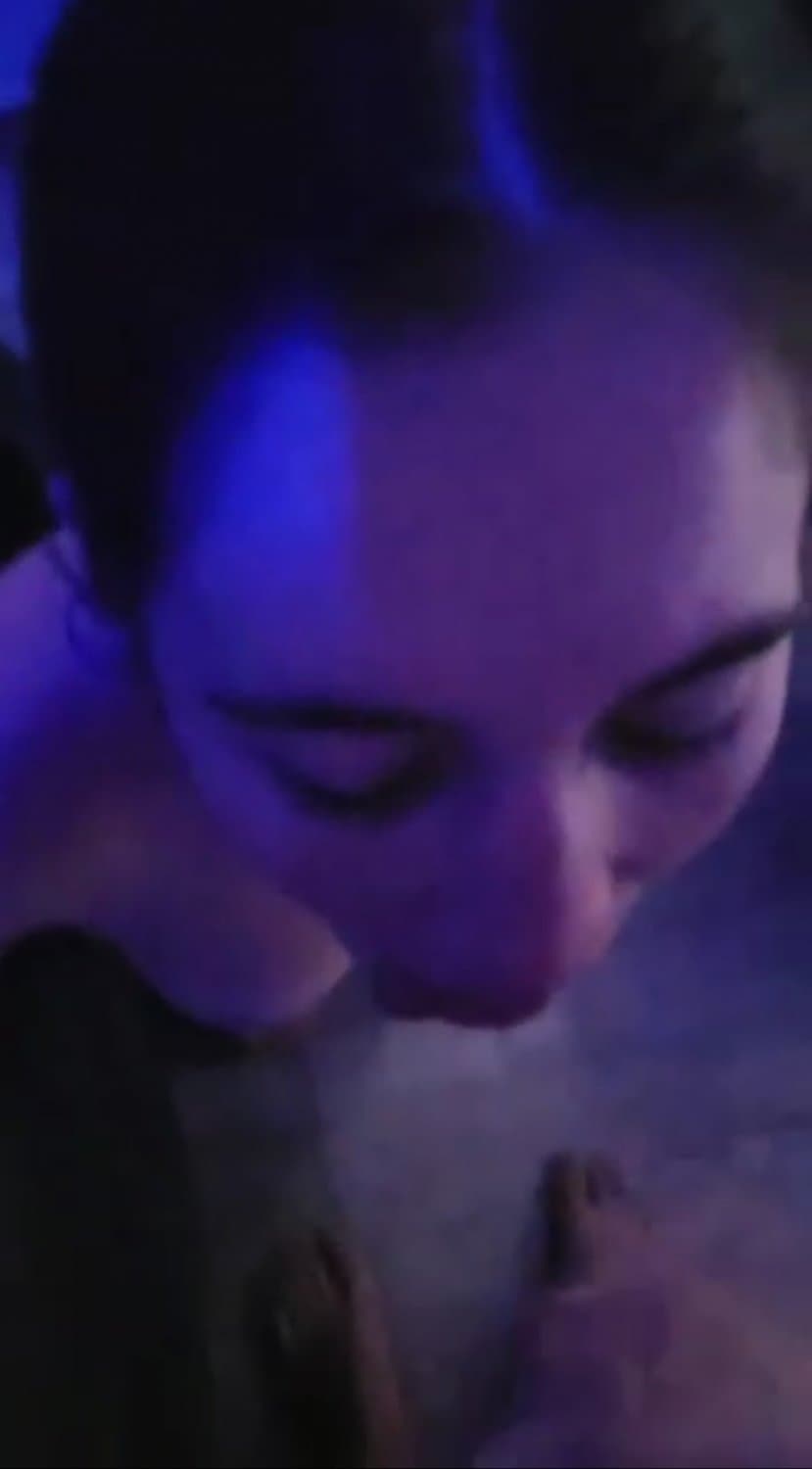 Clara Preisz, escort peteando y recibiendo lechita