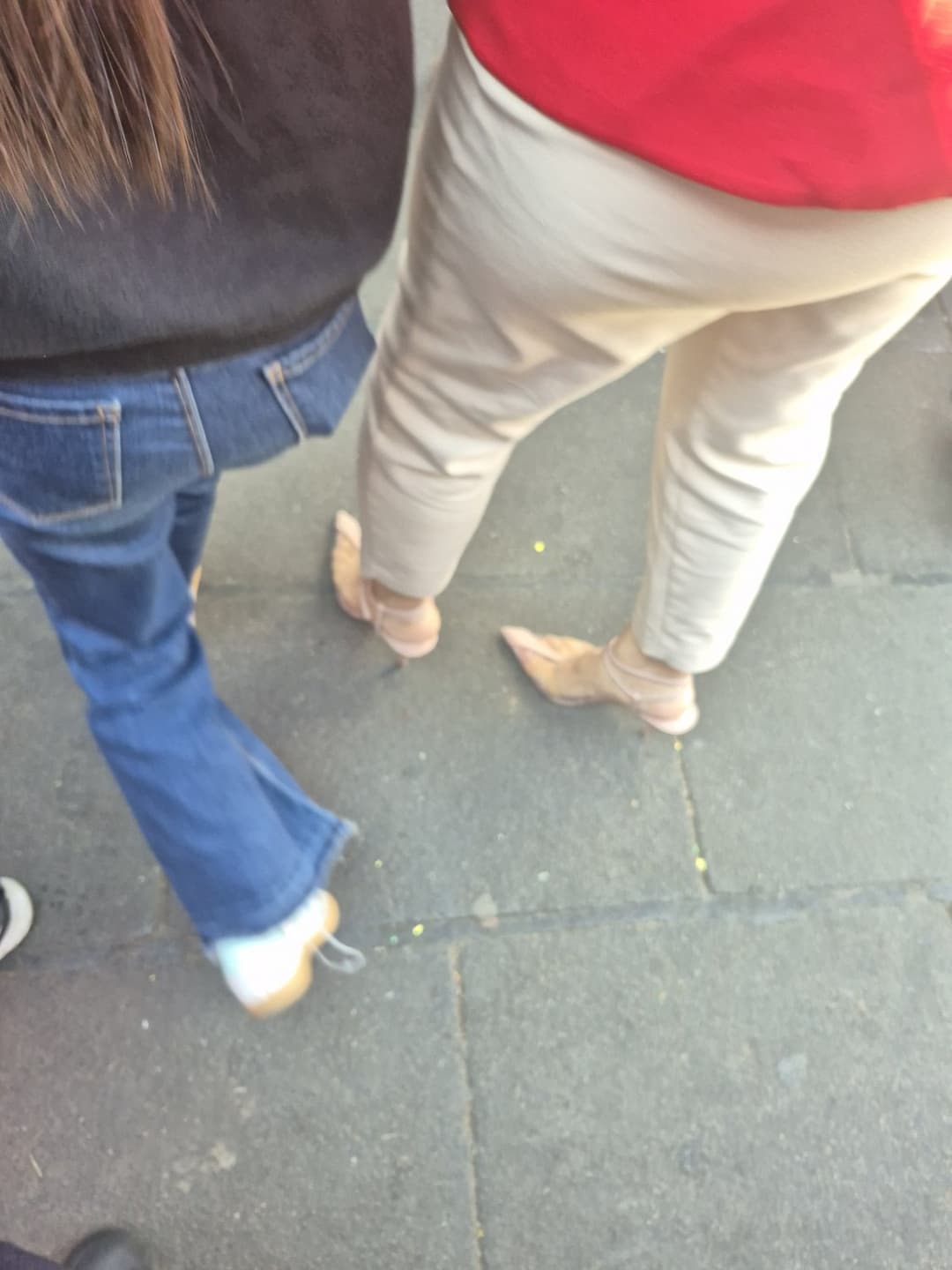 Click to view full size Ricos pies en la calle, strip y de mas